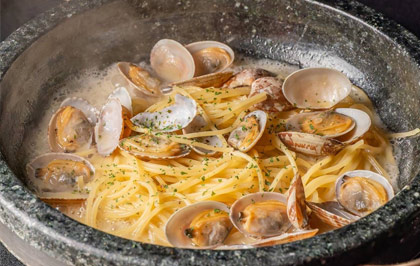 石焼き鍋パスタ アサリのパスタ